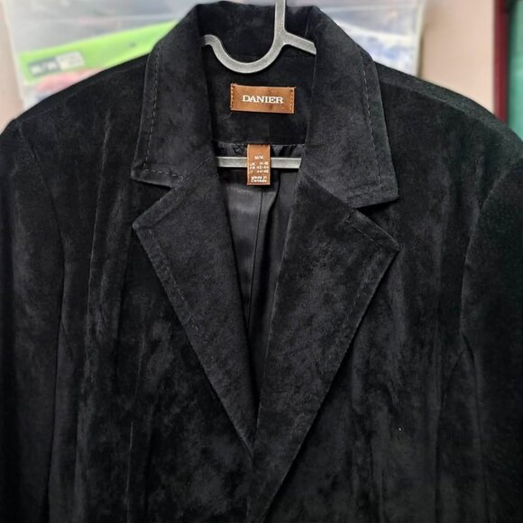 Danier Genuine Leather Suede Women’s Blazer Jacket Button-up Coat Made in Canada - Picture 5 of 6
